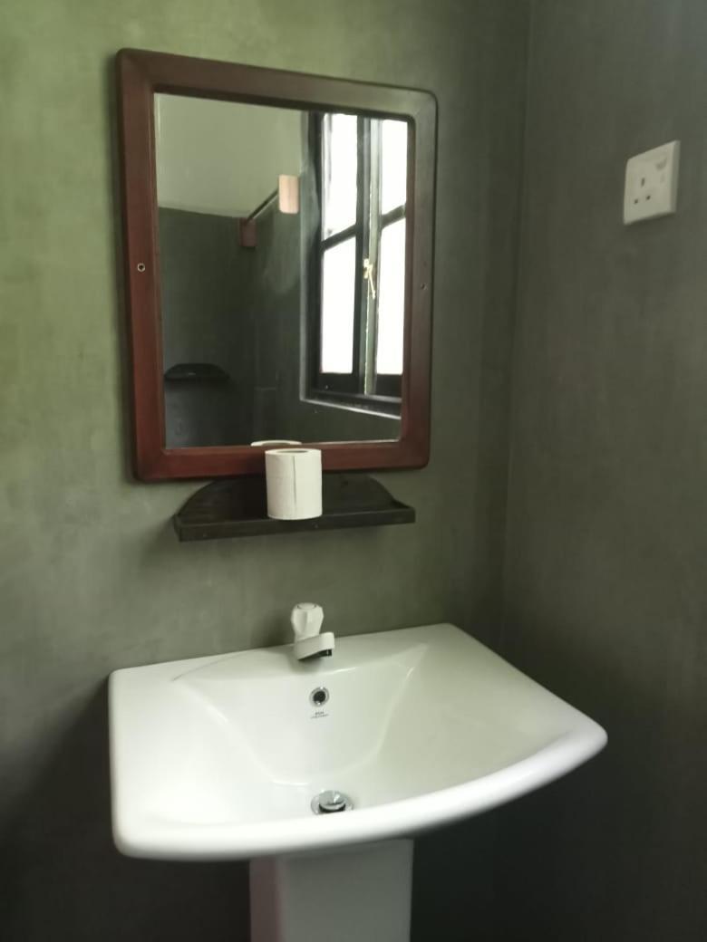 Piumi House Guest House Dikwella Bagian luar foto